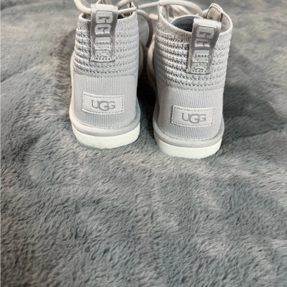 UGG Women Light Gray Knit Boots - Picture 8 of 8